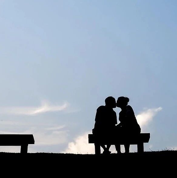 查过伴侣手机的人，后来都陷入了什么困境？