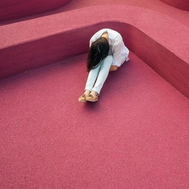 下班瘫沙发、周末不想动？别骂自己懒 —— 可能是情绪积太多了