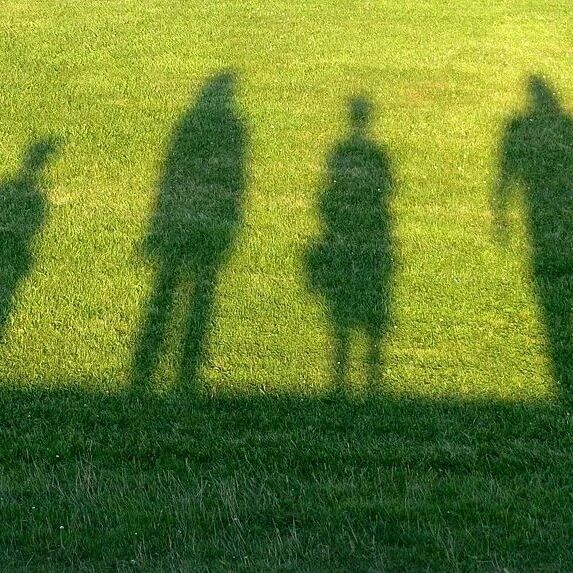 父母的 “标签” 有多伤？孩子不会反驳，却会悄悄信一辈子