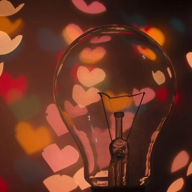 假性亲密 | 我们相拥时，究竟在害怕什么？